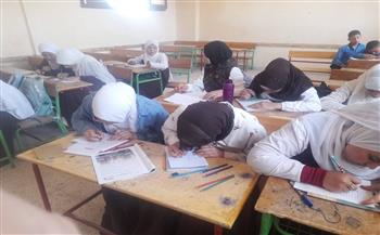 ورشة رسم بمدرسة مفوز طيبة تعكس بهجة الربيع ضمن فعاليات ثقافية بالمنيا