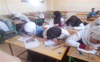 ورشة رسم بمدرسة مفوز طيبة تعكس بهجة الربيع ضمن فعاليات ثقافية بالمنيا