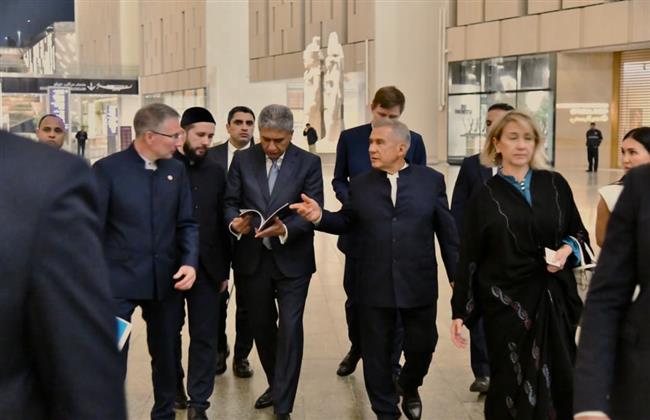 رئيس جمهورية تتارستان يزور المتحف المصري الكبير ويشيد بتجربة العرض المتحفي