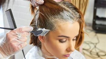 وداعا لظهور الشيب سريعا.. حيلة بسيطة تضمن تغطية كاملة للشعر الرمادي