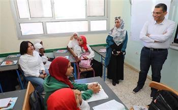 محافظ البحر الأحمر يزور مدرسة بالشلاتين ويطلق قوافل تعليمية إلكترونية لدعم الطلاب