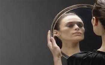 هل تقل النرجسية مع العمر؟ دراسة تكشف الحقائق