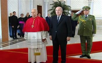 بابا الفاتيكان يصل ولاية عنابة الجزائرية ويحظى باستقبال شعبي حافل