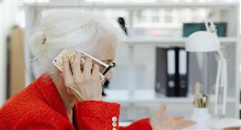 لا تعلم بوفاته.. "أفاتار" لرجل صيني يتحدث يوميًا إلى والدته المسنة