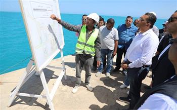محافظ البحر الأحمر يتفقد ميناء الصيد بالشلاتين بتكلفة 588 مليون جنيه