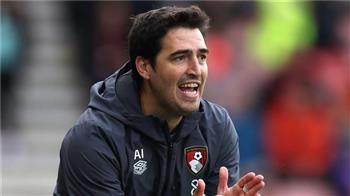 بورنموث يعلن رحيل إيرولا المدير الفني مع نهاية الموسم الحالي