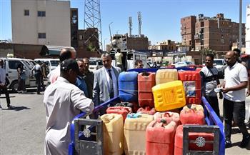 نائب محافظ أسوان يتابع انتظام صرف المواد البترولية وتشديد الرقابة على محطات الوقود