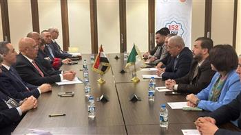 رئيس مجلس النواب يلتقي نظيره البحريني ورئيس المجلس الشعبي الوطني الجزائري