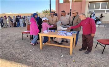 رئيس مدينة حلايب يتفقد مدرسة أحمد زويل ويشيد بالانضباط.. ويؤكد دعم القيادة التنفيذية للعملية التعليمية