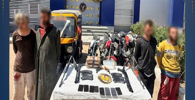 ضبط تشكيل عصابي خطير في سوهاج بعد سرقة توك توك بالإكراه