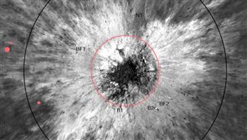 رصد تشكل فوهة نيزك جديدة على سطح القمر