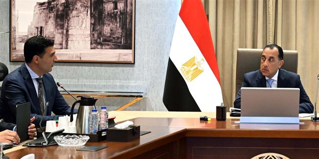 رئيس الوزراء يُتابع مستجدات البرنامج الوطني لتنمية صناعة السيارات