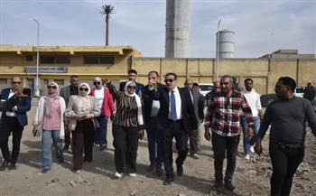 محافظ بورسعيد يشدد على سرعة الانتهاء من رفع تراكمات المخلفات والرتش بمحيط جهاز الإنقاذ والطوارئ 