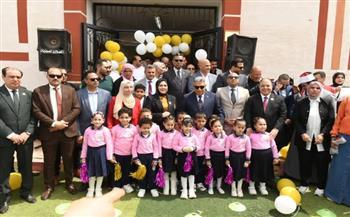 محافظ الدقهلية يفتتح مدرسة محمود نبيه الرسمية المتميزة للغات بمدينة الكردي 