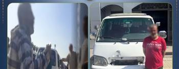 القبض على سائق ميكروباص بالقاهرة لتهديده راكبًا بسلاح أبيض إثر مشادة على خط السير