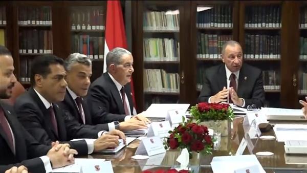 بدء الاجتماع الطاريء لمجلس إدارة الأهلي في غياب محمود الخطيب 