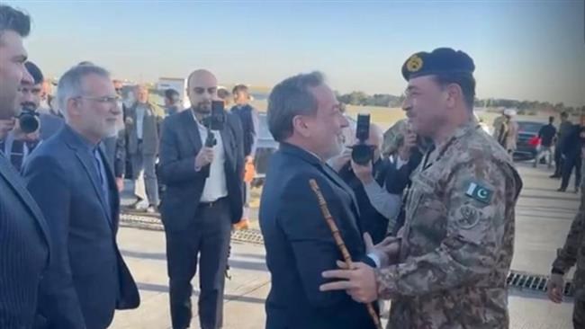 وصول رئيس أركان الجيش الباكستاني إلى إيران في إطار جهود الوساطة