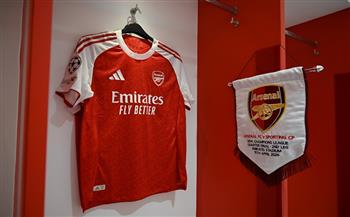 دوري أبطال أوروبا.. قمصان أرسنال تزين ملعب الإمارات قبل مواجهة لشبونة