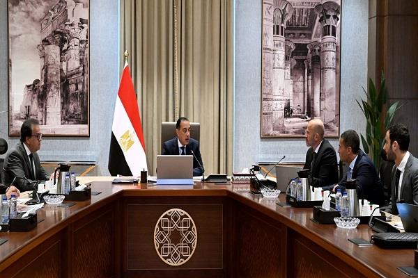 مدبولي يستعرض مقترحًا لتنفيذ مشروع مدينة المستشفيات والمعاهد الطبية بالعاصمة الجديدة 