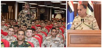 وزير الدفاع يلتقي عددًا من دارسي الأكاديمية العسكرية والكليات والمعاهد العسكرية