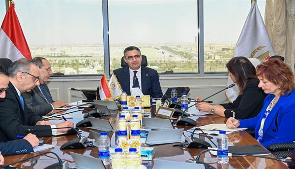 في مواجهة تقلبات الأسواق.. وزير التموين يبحث مع برنامج الأغذية العالمي تعزيز الأمن الغذائي 