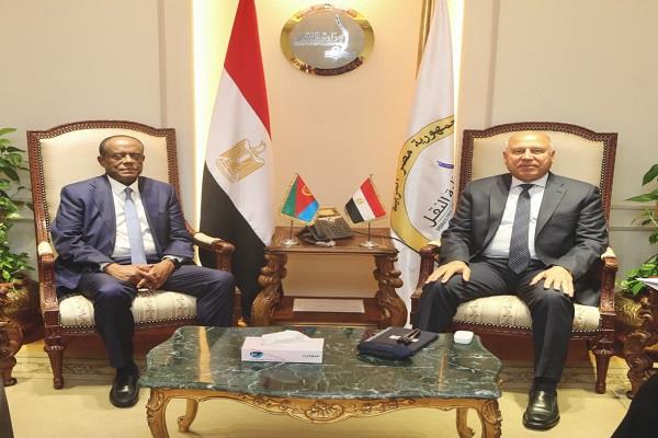 وزير النقل يبحث مع مسؤولين إريتريين تعزيز التعاون في مجالات النقل والبنية التحتية