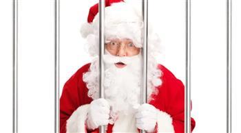 القبض على بابا نويل بتهمة اختلاس مليون دولار من أموال الخير