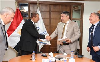 توقيع عقد لبناء 4 قاطرات بحرية و3 لنشات خدمة لتطوير منظومة القطر والإرشاد بموانئ البحر الأحمر