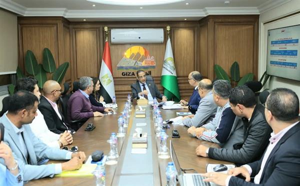 محافظ الجيزة يتابع خطط العمل ونسب إنجاز المشروعات بحي إمبابة 