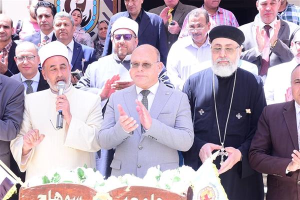 جامعة سوهاج وقيادات المحافظة يطلقون حملة "وفرها تنورها" للتوعية بأهمية ترشيد الكهرباء 