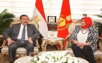 محافظ بورسعيد يستقبل مسؤولي مصر للإدارة التعليمية لبحث تطوير المنظومة التعليمية 