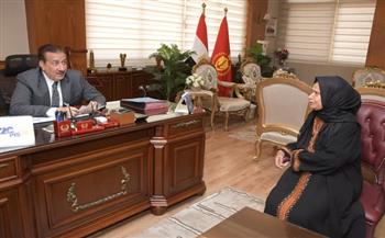 استجابة إنسانية عاجلة من محافظ بورسعيد لدعم سيدة مسنة حملت ابنها 45 عامًا من ذوي الهمم