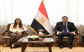 وزير الرياضة يكرم هانيا الحمامي بعد تتويجها ببطولة الجونة للإسكواش