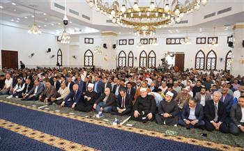 وزير الأوقاف ومحافظ القاهرة ورئيس الوطنية للإعلام يؤدون صلاة الجمعة بمسجد «أحباب المصطفى» بالشروق 