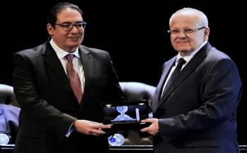 رئيس جامعة القاهرة يهنئ الدكتور محمد عثمان الخشت لفوزه بجائزة الشيخ زايد للكتاب 