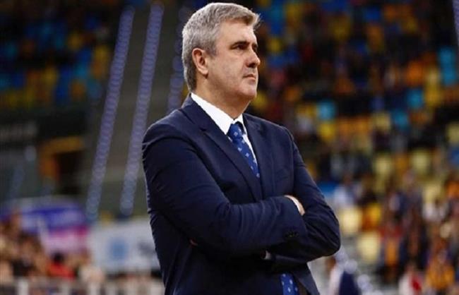 الاتحاد السكندري يقيل مدربه الإسباني"أوسكار" عقب وداع كأس مصر لكرة السلة   