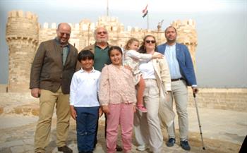 الملك أحمد فؤاد الثاني يزور عددا من المواقع الأثرية والتراثية بالإسكندرية