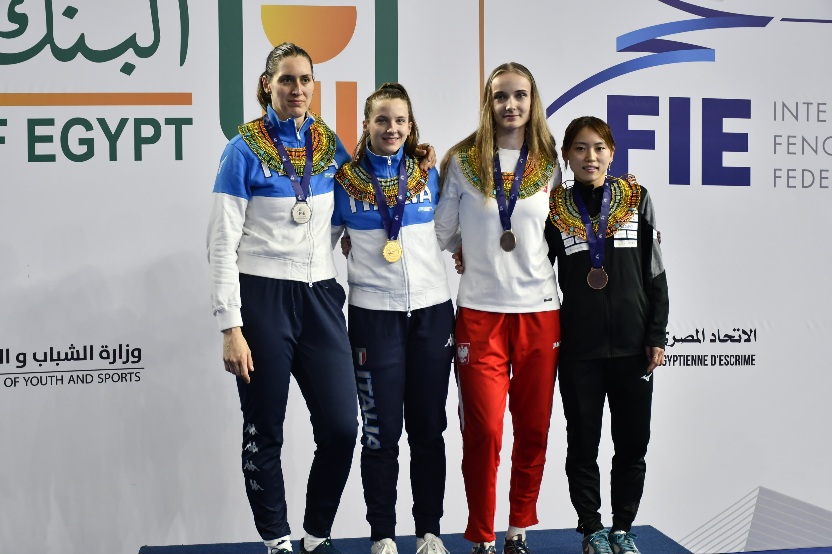 وزير الرياضة يشهد ختام منافسات الفردي بكأس العالم لسلاح الشيش 