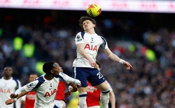 الدوري الإنجليزي.. توتنهام يبحث عن الهروب من شبح الهبوط ضد برايتون  