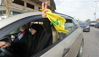 النازحون اللبنانيون يعودون إلى جنوب البلاد رغم التحديات وتحذيرات الأمن