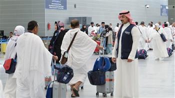 التطبيق الأول لخدمة "حج بلا حقيبة".. الحجاج المصريون يسلمون حقائبهم بمكان المغادرة والاستلام بمقر الإقامة