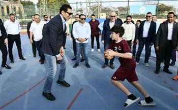 وزير الرياضة ومحافظ الجيزة يتفقدان أعمال التطوير بنادي الصيد بأكتوبر  