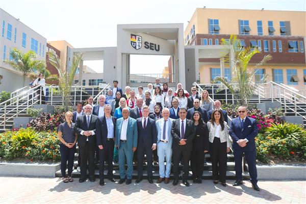 وفد برلماني ألماني يزور جامعة ساكسوني مصر لتعزيز شراكات التعليم التكنولوجي 