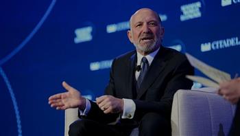 وزير التجارة الأمريكي: لا استثمارات صينية في قطاع السيارات بالولايات المتحدة