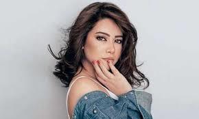 "وحشتوها جدًا".. أول ظهور لـ شيرين عبد الوهاب في الاستوديو يشعل السوشيال ميديا