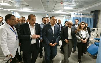 رئيس الوزراء يتفقد مبنى الغسيل الكلوي الجديد بمستشفى العريش العام