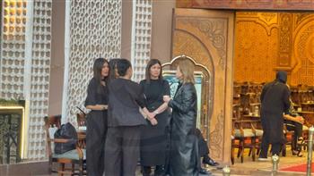 نجوم الفن والإعلام في عزاء والد الإعلامية دينا رامز | صور