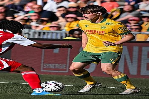 الدوري الفرنسي.. مصطفى محمد يسجل في تعادل نانت مع ستاد بريست 