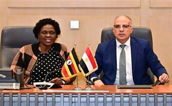 الدكتور سويلم يلتقي وزيرة البيئة الأوغندية لبحث سبل تعزيز العلاقات في مجال المياه