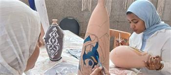 ورشة "الرسم بالتمبرا على الفخار" تواصل فعالياتها بقصر ثقافة الإسماعيلية